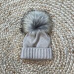 CAPPELLO CON PONPON
